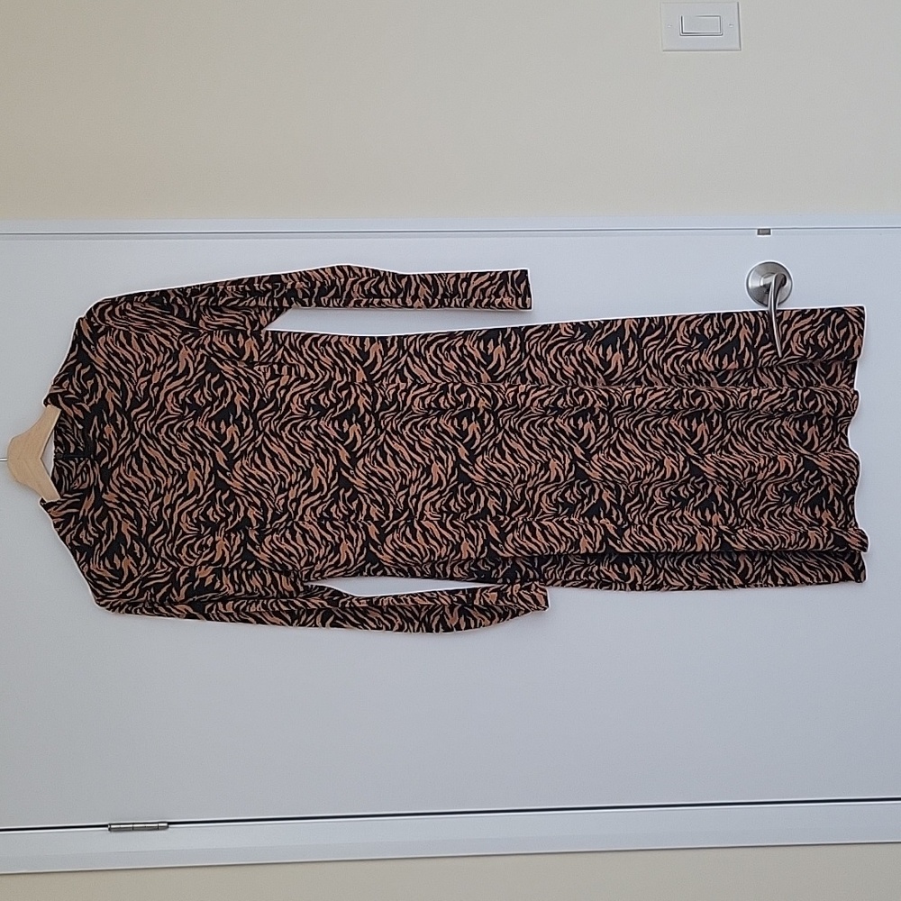 Melanie Lyne Sweater Dress, size 4